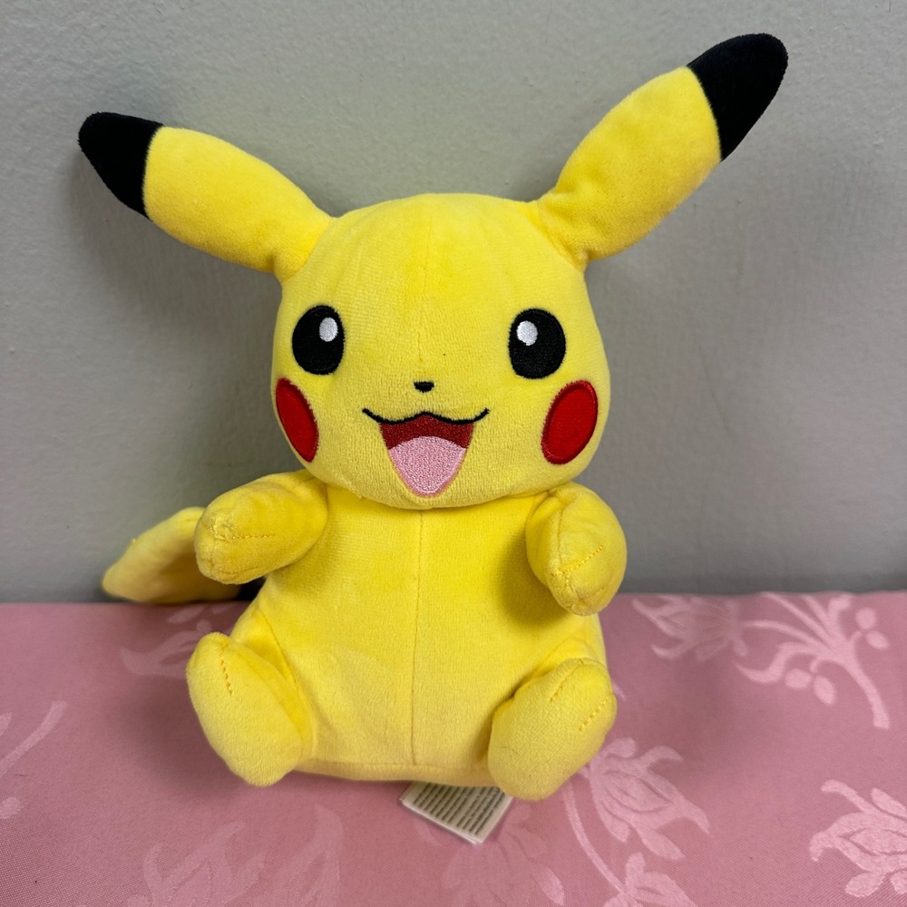 Pokemon Pikachu Plush 8 Inch Stuffed Animal 2021 Nintendo Yellow Sitting Toy